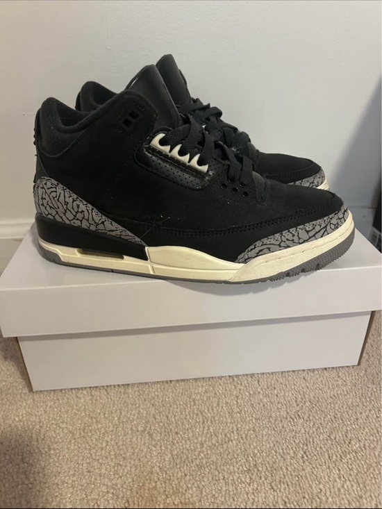 Nike Shoes - Air Jordan 3 Retro Off Noir-Black Sail 6.5
Barely worn in great condition